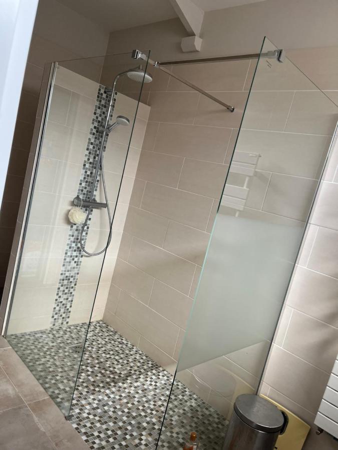 Charme Moderne Bed and Breakfast Le Val-Saint-Germain Εξωτερικό φωτογραφία